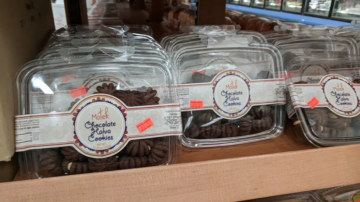 Greggs – bakery in Canary Wharf, London